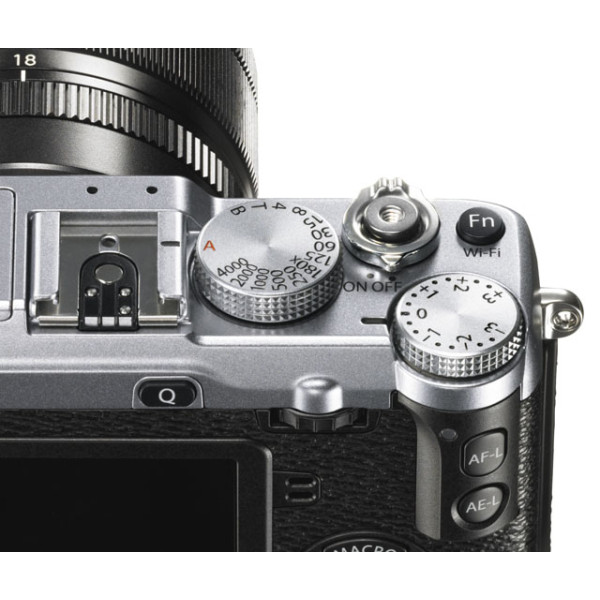 Цифрова фотокамера Fujifilm X-E2+XF 18-55mm F2.8-4R Kit Silver